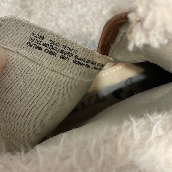 Fur lined boots - Picture 5 of 5